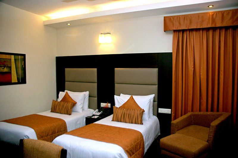 Jht Hotels Nuova Delhi Esterno foto
