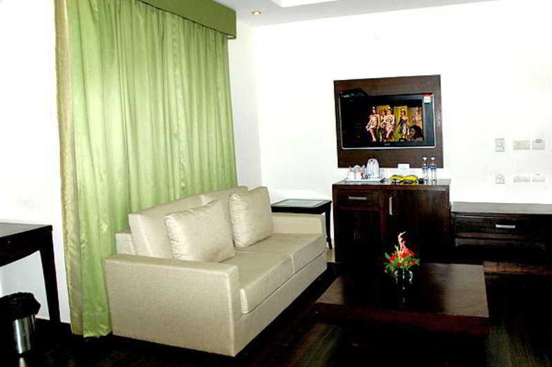 Jht Hotels Nuova Delhi Esterno foto