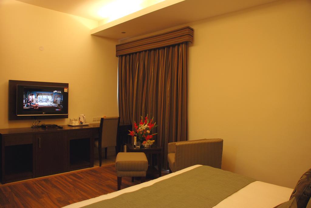 Jht Hotels Nuova Delhi Esterno foto
