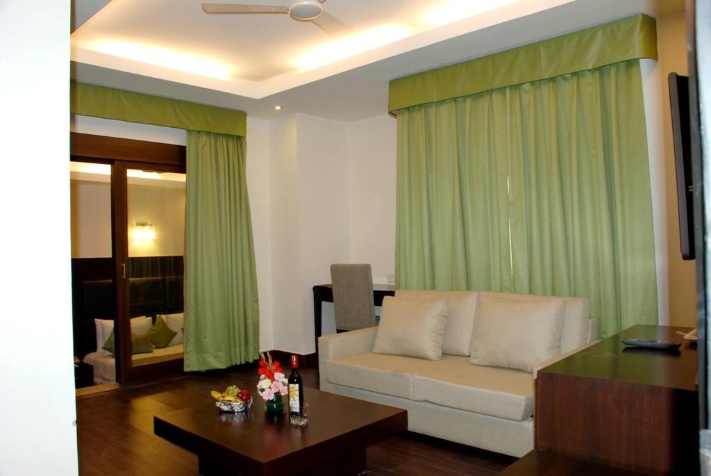 Jht Hotels Nuova Delhi Esterno foto