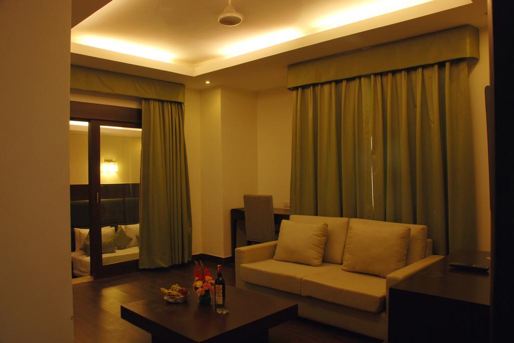Jht Hotels Nuova Delhi Esterno foto